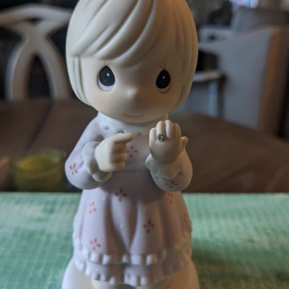 "I Still Do" Precious Moments Figurines Boy And Girl. Perfect Anniversary Gift. - Picture 9 of 10
